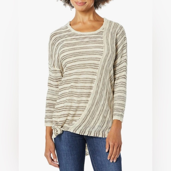 Democracy Sweaters - Democracy Striped Asymmetrical Hem Sweater Top Beige & Gray size M